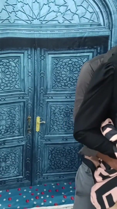 فتاة مسلمة كانت تقوم بعمل يدوي وتمارس الجنس بقوة من قبل غير مختون | مقطع 1