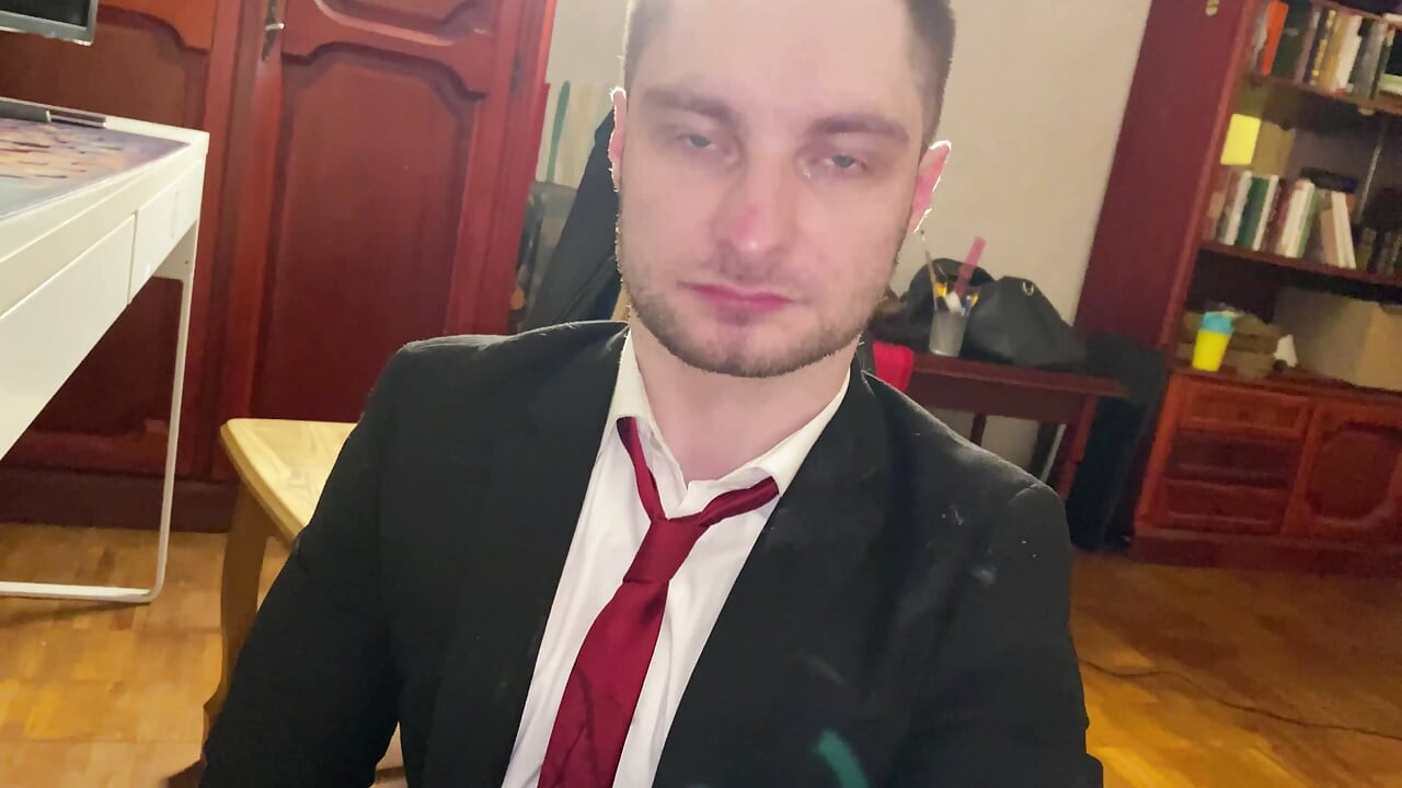 Kinkysirius dalam setelan jas berolahraga sepenuhnya dengan mulut dan pantat beruang dalam jaket kulit