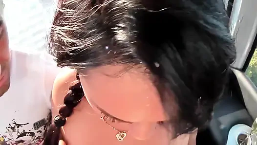 Asyalı Genç Kız Çifte Sikiliyor Ve Sert Emiyor