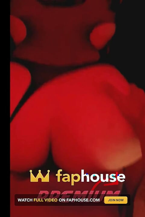 바네시냐 데시가 나를 레드 룸으로 불렀다