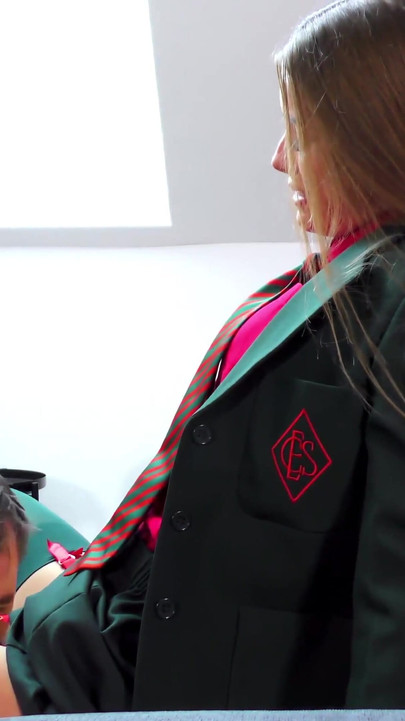 การแคสต์ครั้งสุดท้ายกับ Olivia Sparkle ในชุดสีเขียวของเธอ! | คลิป 1