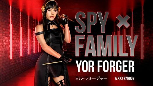 Nicole Aria dans le rôle de Spyxfamily, ton forgeron mérite ta bite bien dure, porno VR