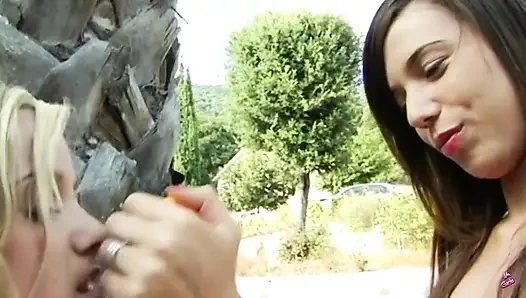 Çıplak çalışıyorlar.