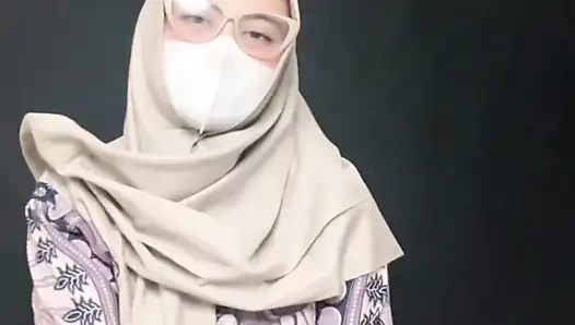 Мой учитель возвращается в школу, мастурбуя сквирт