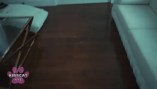 Istri nakal ini merangkak suaminya lagi asik muncrat di kamar amber kawaii dan ngentot habis-habisan di ranjang bersama