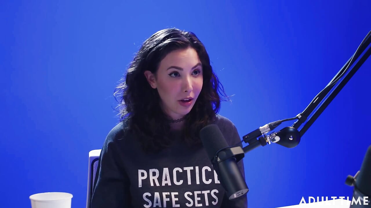Casey Calvert: paródia de Tiger King, síndrome de impostor e bdsm, o podcast Adult Time