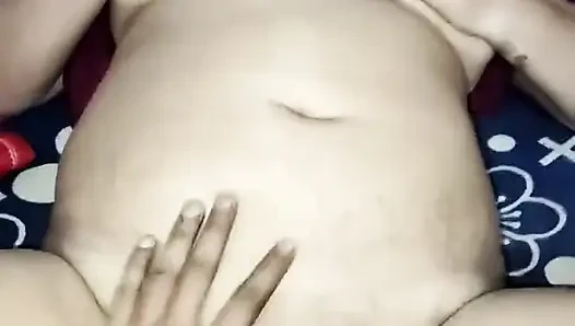 Meri Randi biwi lund maang rahi hai