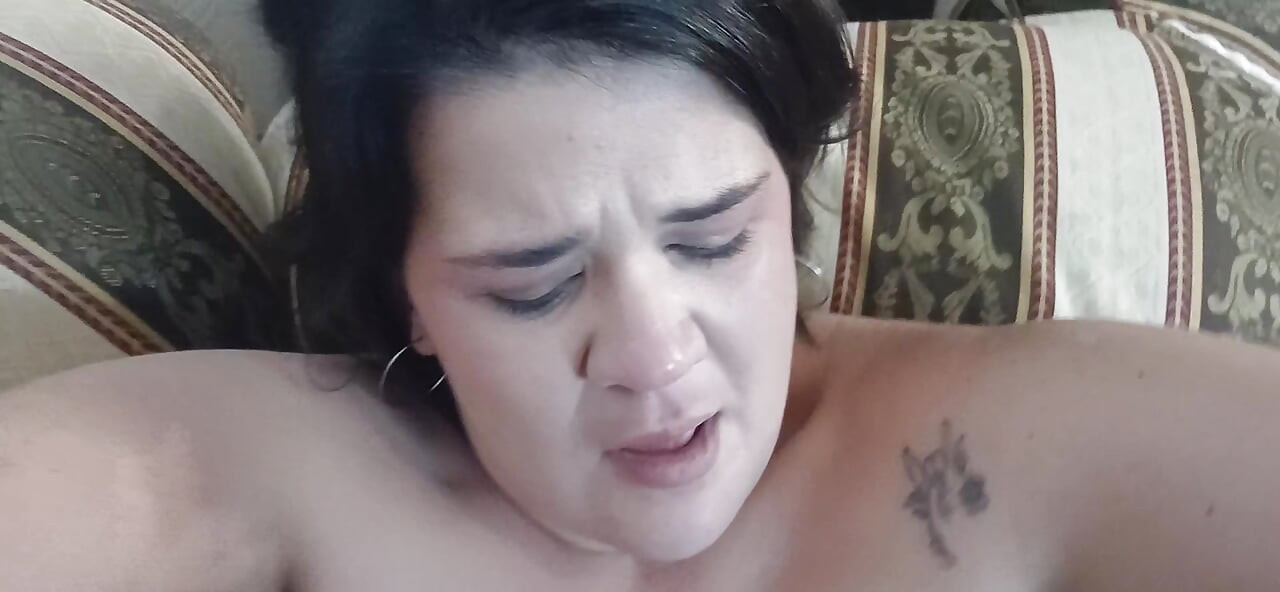 和我微胖继母的亲吻和前戏