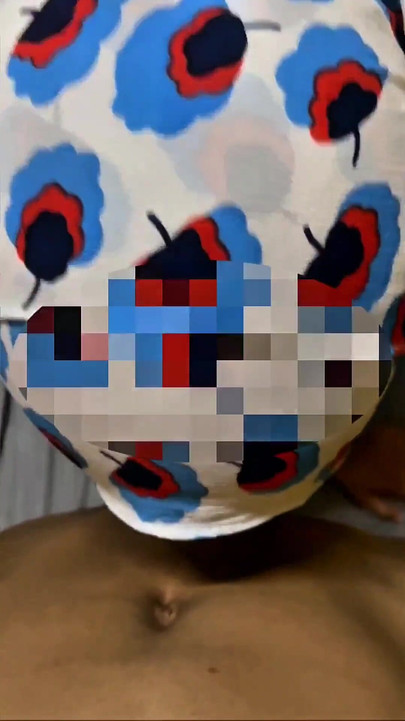 Malajka puši veliki kurac | Klip 1