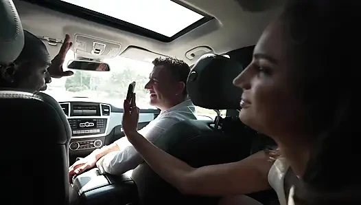 İki adam bir otostopçunu vurdu