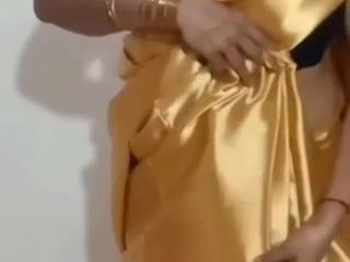 Satynowa jedwabna ciocia sari