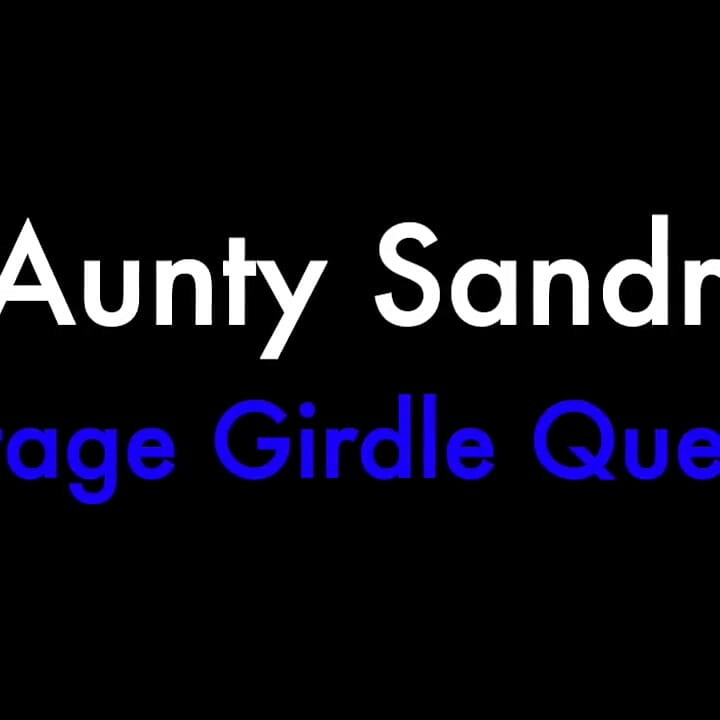 Tante sandra in einem sehr sexy hüftgürtel