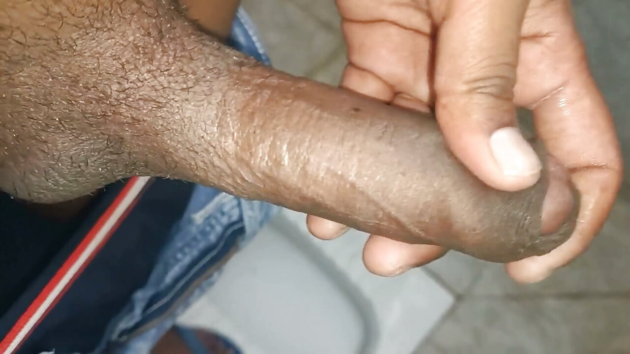 Fața lui Bhabhi Ji cu penisul mare indian masturbat