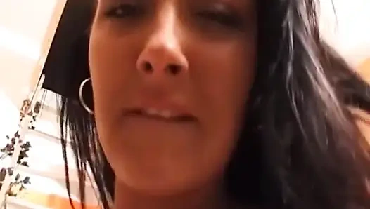 Almanya'dan bu sevimli hatun amıyla oynamayı gerçekten seviyor