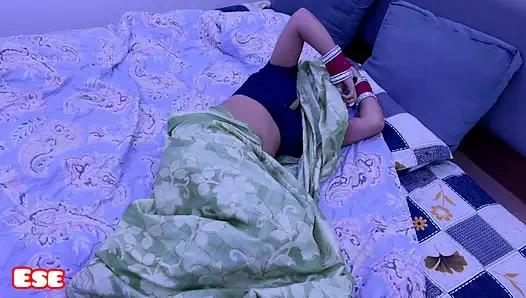 Chachi Ka Kaamsen Badan Dekh Kar Unko Piche Se Pakad Ke Chod Diya