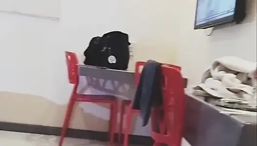 Sinalubong ko siya ng chupa, kinadyot naman ako agad.