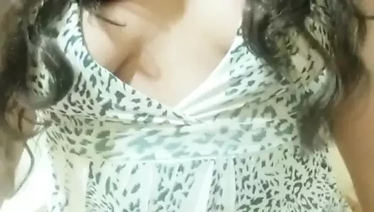 Mereka menemukan aku terlalu banyak memasukkan jari ke pantatku dan memekku