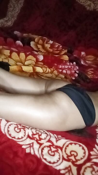 Girl friend ko massage dene ke bahna se choda