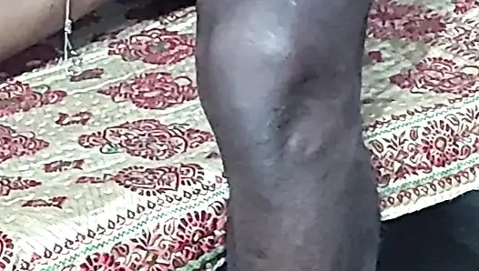 Astaniy desi bhabi apne boyfered ke sat apne rum ke andar apne boyfered ko bula kar