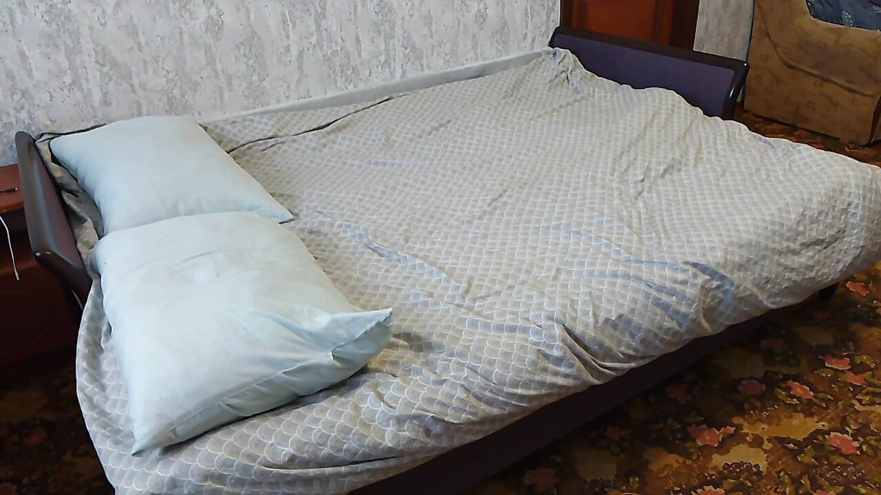 Phòng mát-xa Assol và mát-xa khiêu dâm ngoạn mục cho cặp mông mỏng manh của người đẹp trong một buổi trị liệu với chuyên gia mát-xa.