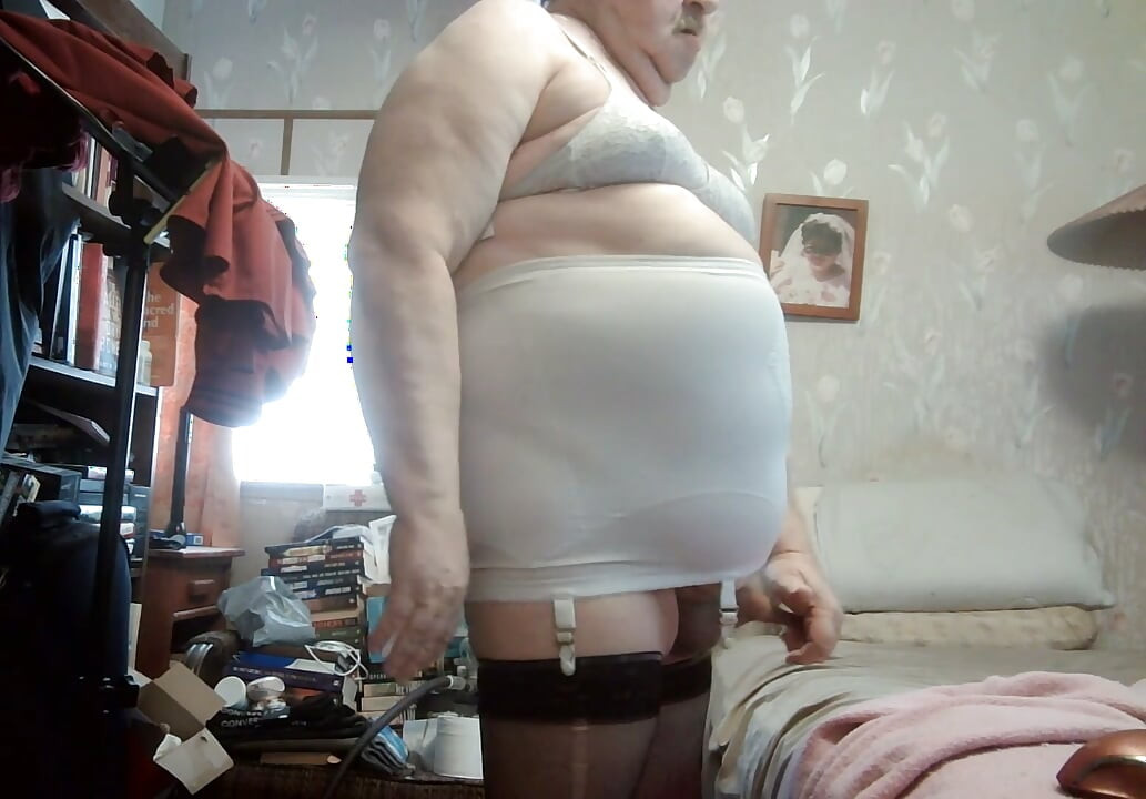 Wiener girl pig - sucia sucia ella polla de cerdo masturbándose
