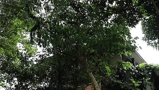 Jalan-jalan di taman bareng stella smeets