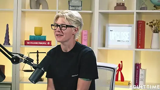 Khloe Kingsley Squirting on Camera & Red Flags | the Adult Time Podcast