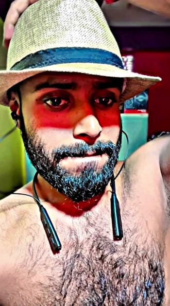 毛深いクマの子