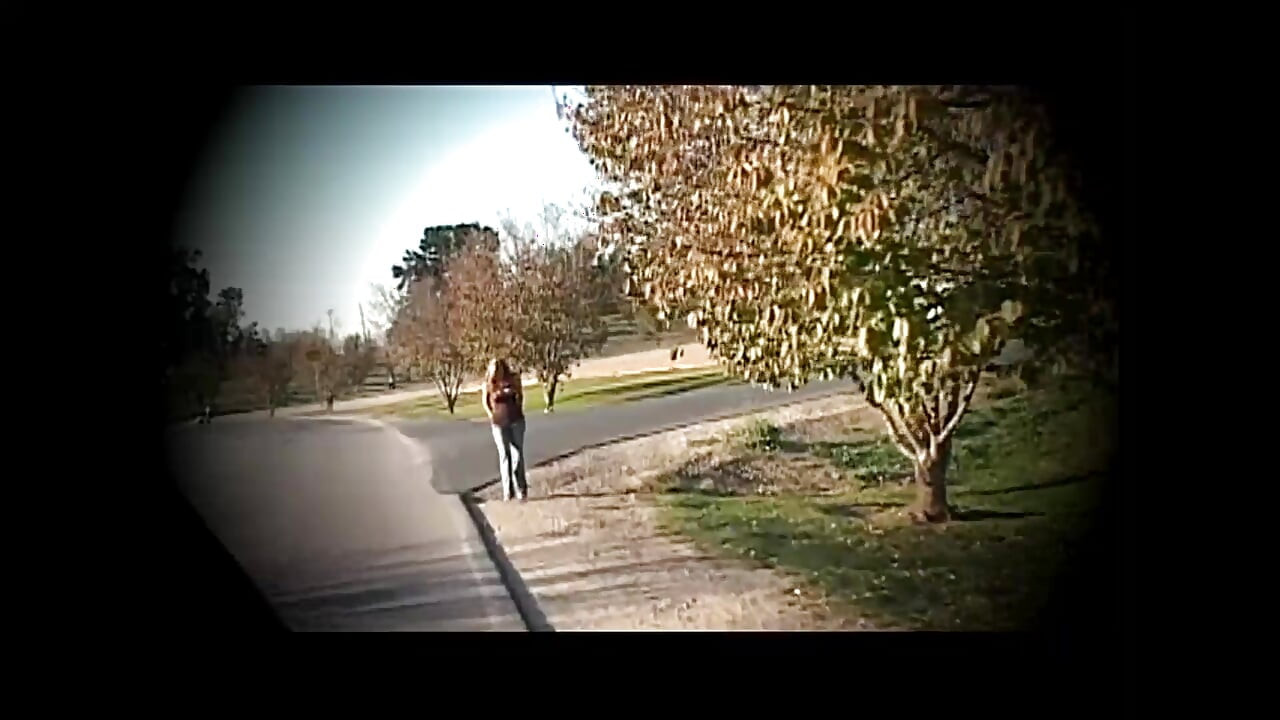 Dva velika kurca se jebu, jebanje u dupe i sperma u usta mlada droljasta devojka