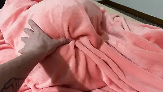 Fingering dan ngentot analku yang rapat, crot di celana dalam