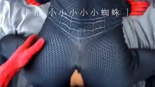 Человек-паук стреляет спермой в боевом костюме