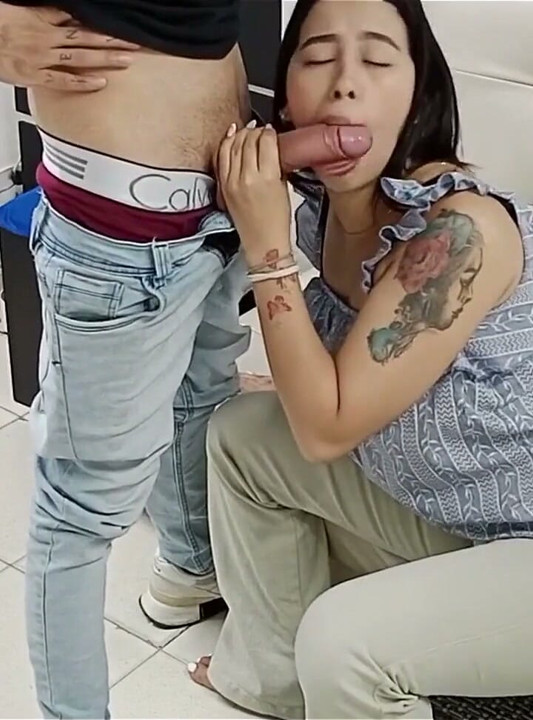 我吮吸利亚姆的鸡巴, 直到我把他所有的精液射在我的嘴里