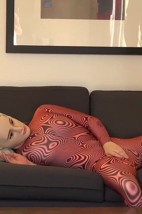 Niesamowity akt Ragdoll w Zentai