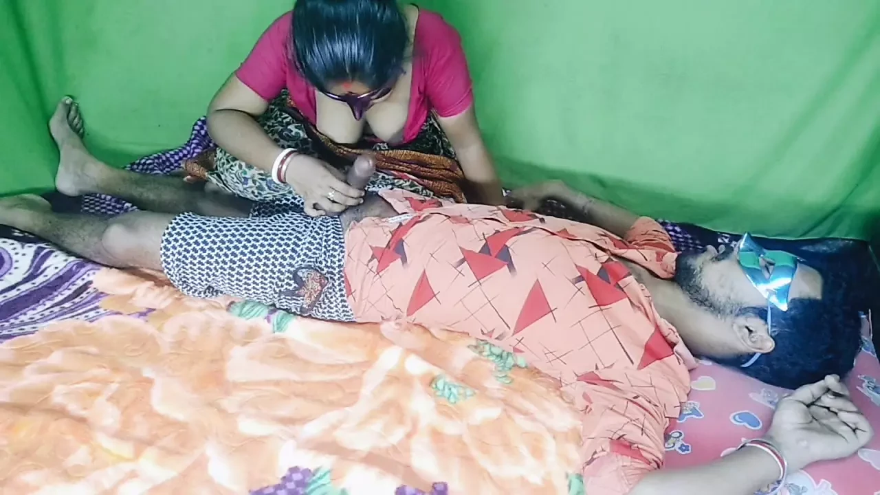 Navvivahit desi jora hanimoon poori veb sirij ab dekhen