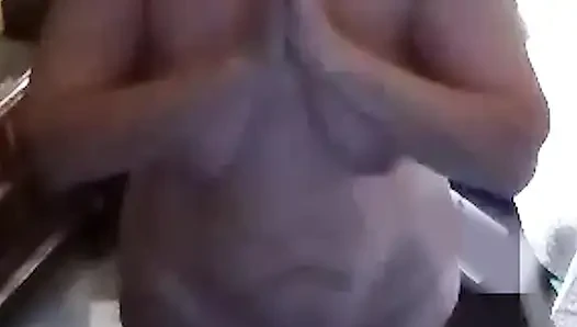 Hot BBW MILF Doing Her Morning Naked Yoga!