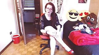 Your Italian Stepmom Has Crazy Squirting Orgasms At Your Desk