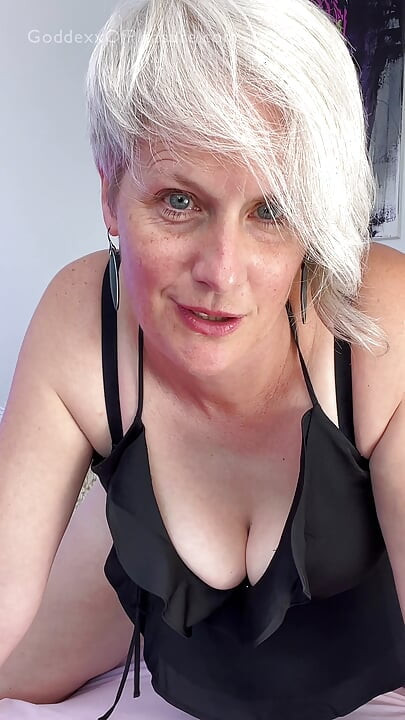 MILF me ensina como durar mais com tântrica orgasmo corpo inteiro joi