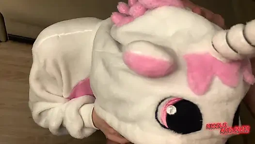 Üvey kız kardeşimi siktim ve amına boşaldı, amının yakın çekim ve döl