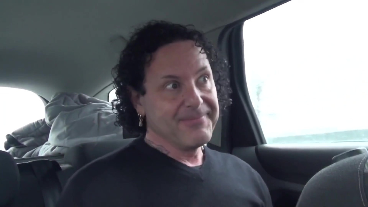 4時間の乱交、ランジェリー姿のブロンドがからかわれてセックスされる