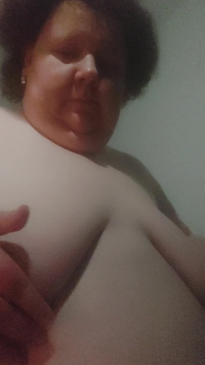 Ssbbws licks her tits