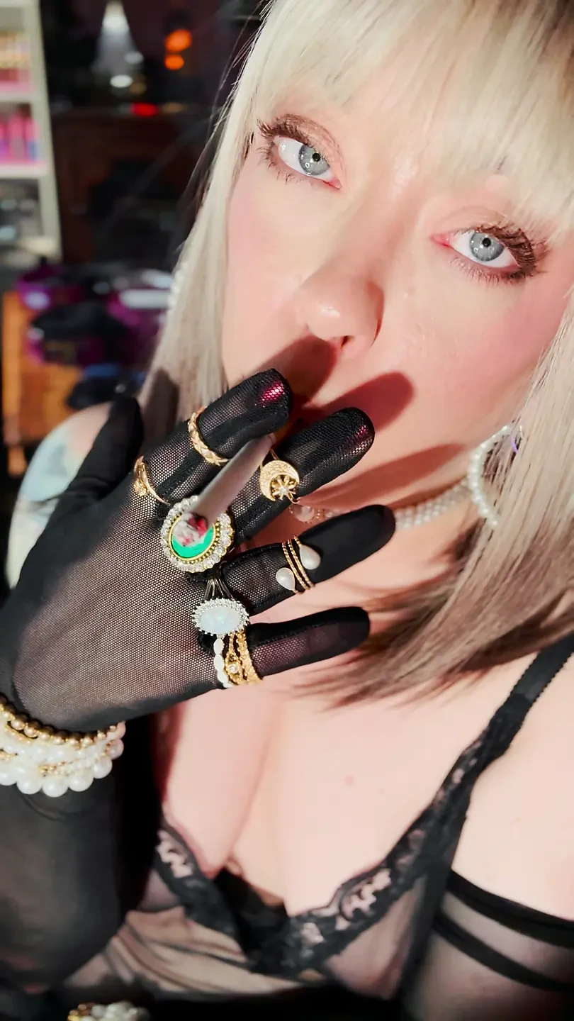 Nylon British Mature Tina Snua Smoking A Cigarette In Nylon Elbow Gloves & Jewellery - Smoker OMI OME Snap Inhale Drifting