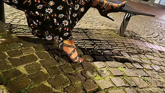 RHT ногами в нейлоновых чулках