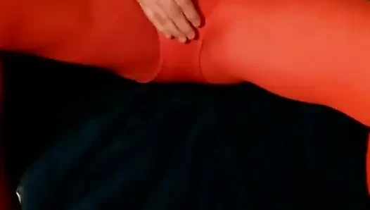 Gay cd, zayıf, yumurta, külotlu çorap ve leotarla mastürbasyon.
