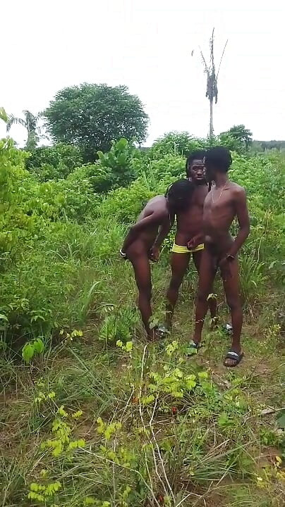 Threesome Dealing in the Bush