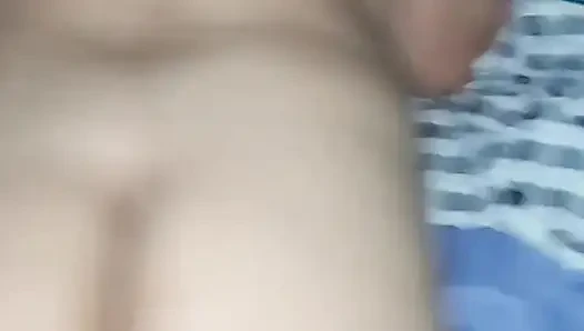 Dengan babysitter ketika istriku keluar