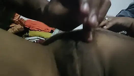 Sepupu tiri memijat memekku