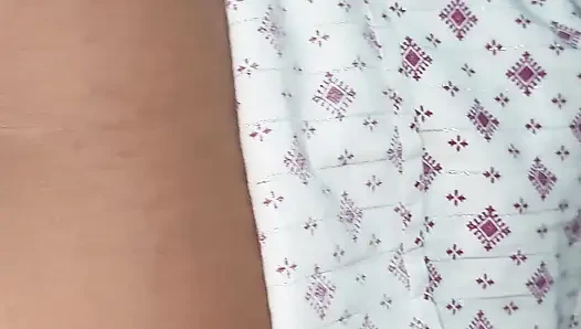 Индийскую девушку Telugu Дези трахнули в секс-видео с коттеджем