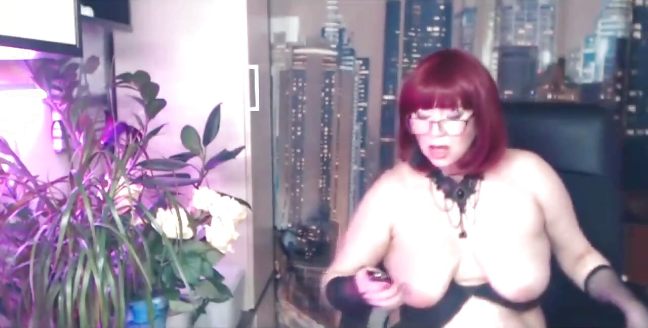 Olgun sürtük Aimee, evli orta yaşlı seksi kadın kamera kızdan orgazm derlemesi.!. ))