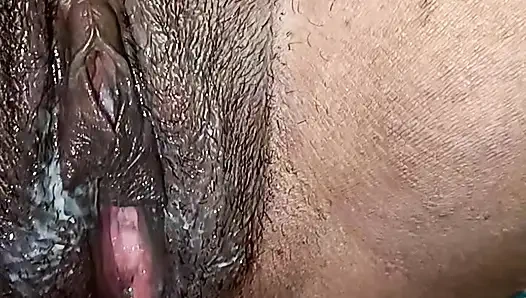 Me pussi How juicy, how red! There is juice inside.