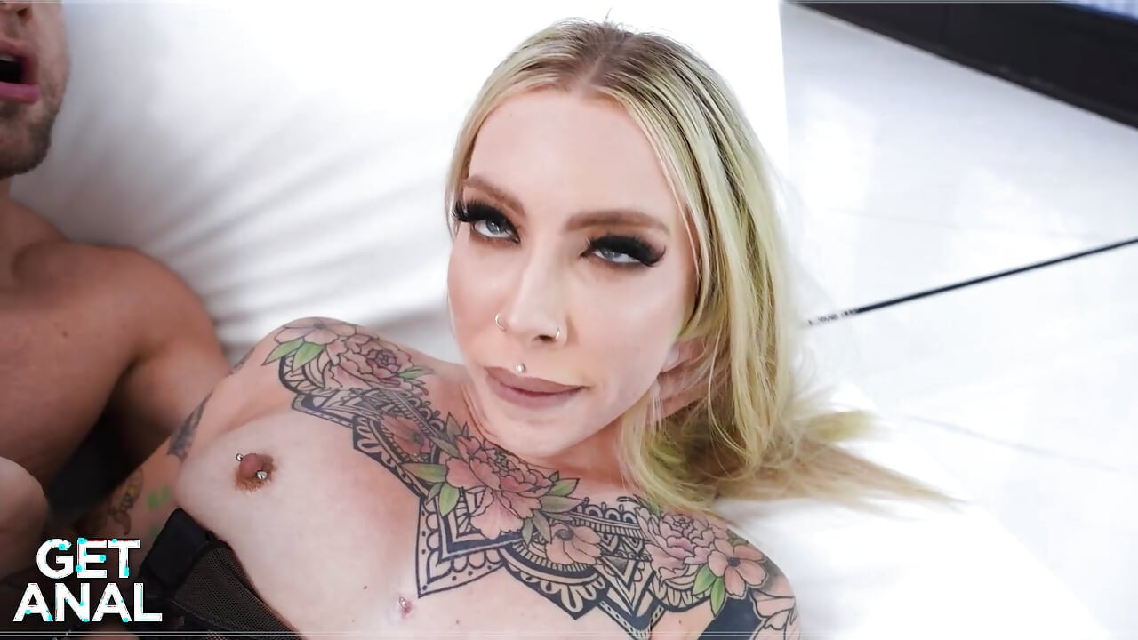 Rough Anal Makes College Girl Orgasm